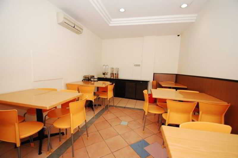 Madras Eminence Hotel Singapore Ngoại thất bức ảnh